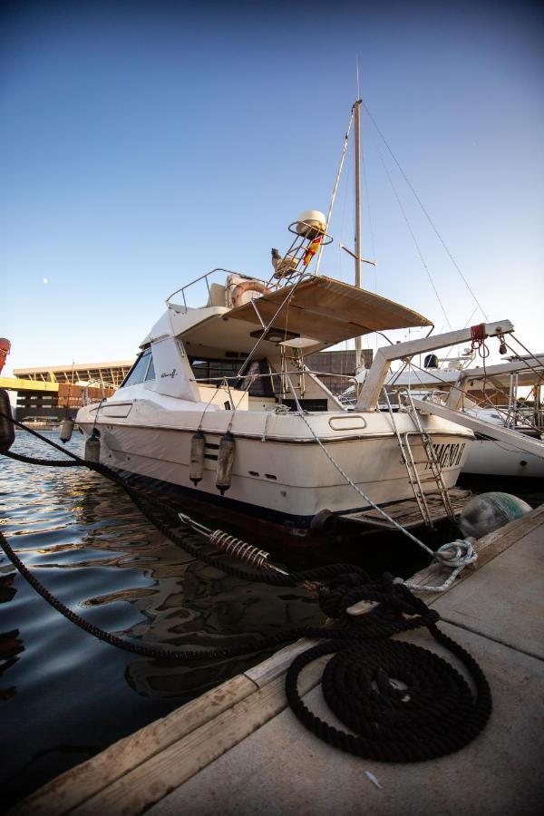 Hotel Magno II Boat Sant Adria de Besos Exterior foto