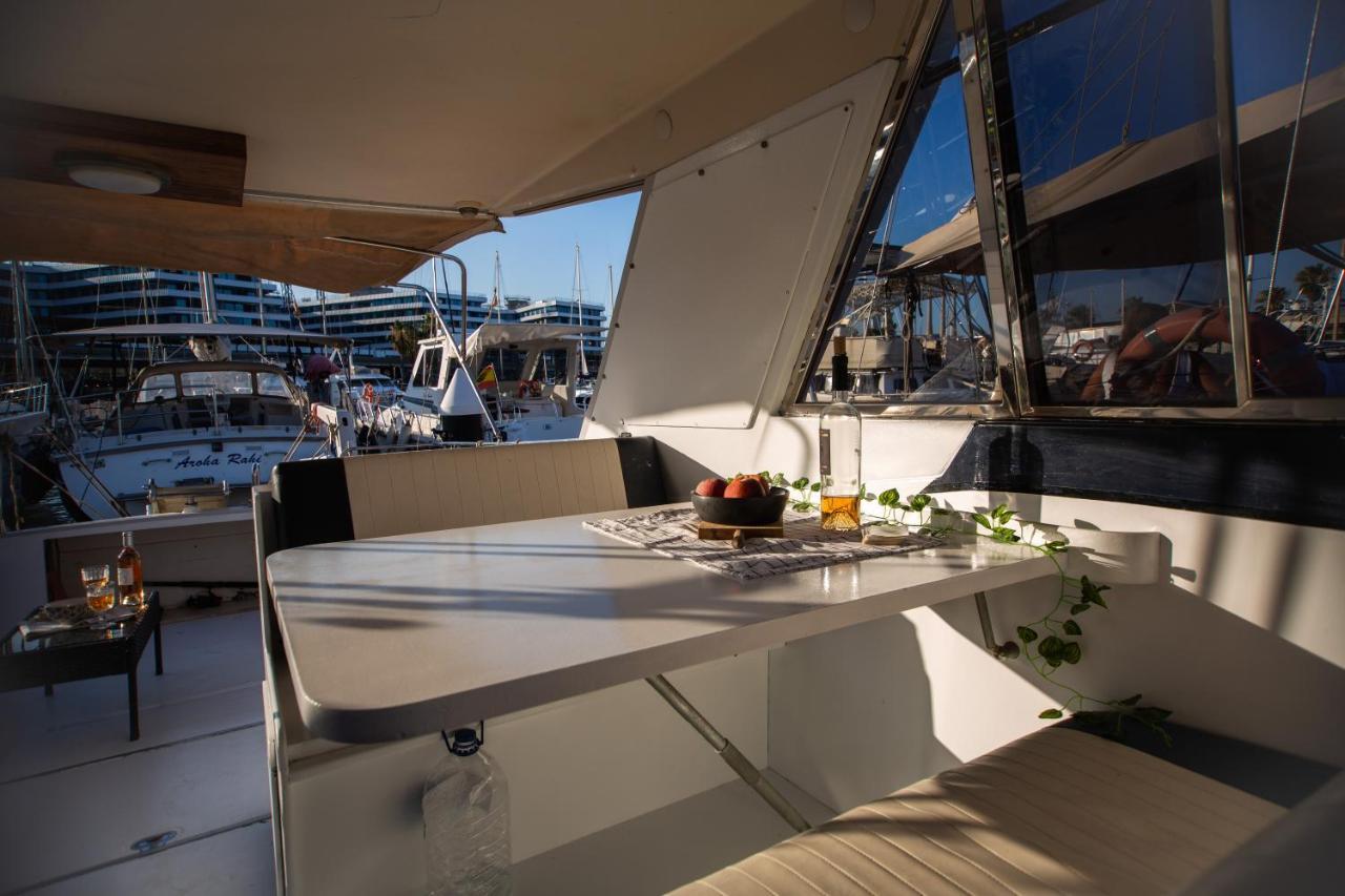 Hotel Magno II Boat Sant Adria de Besos Exterior foto